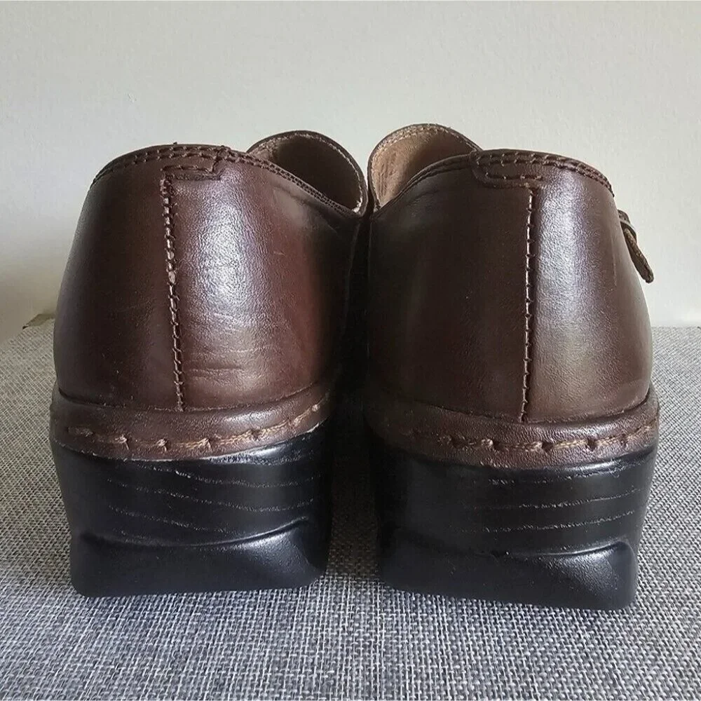 Klogs Clogs Women's Brown Uniform Work Shoes 11 Buckle Slip Resistant Nurse - Picture 4 of 11